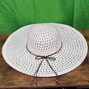 NWT Women's Straw Lace Wide Brim Floppy Hat One Size‎ White